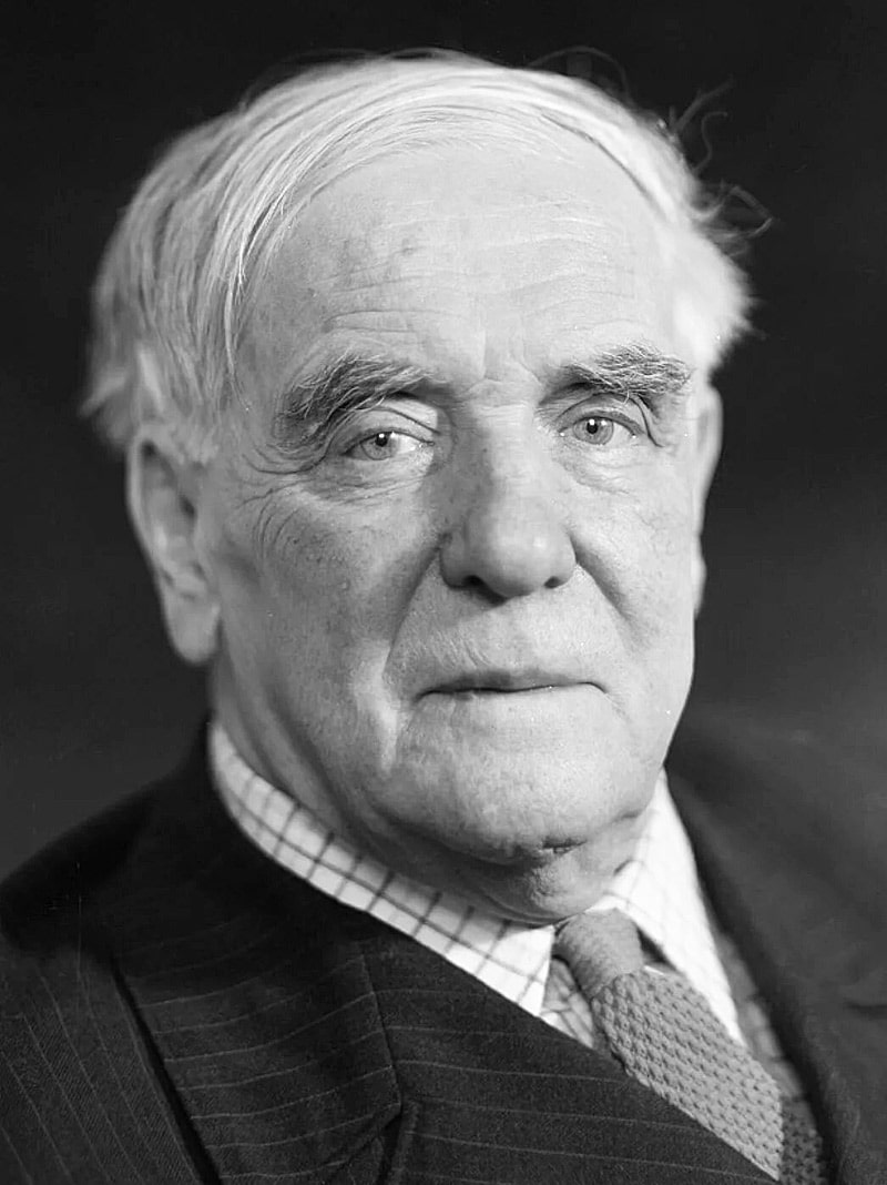 Петр Капица - биография, личная жизнь, фото